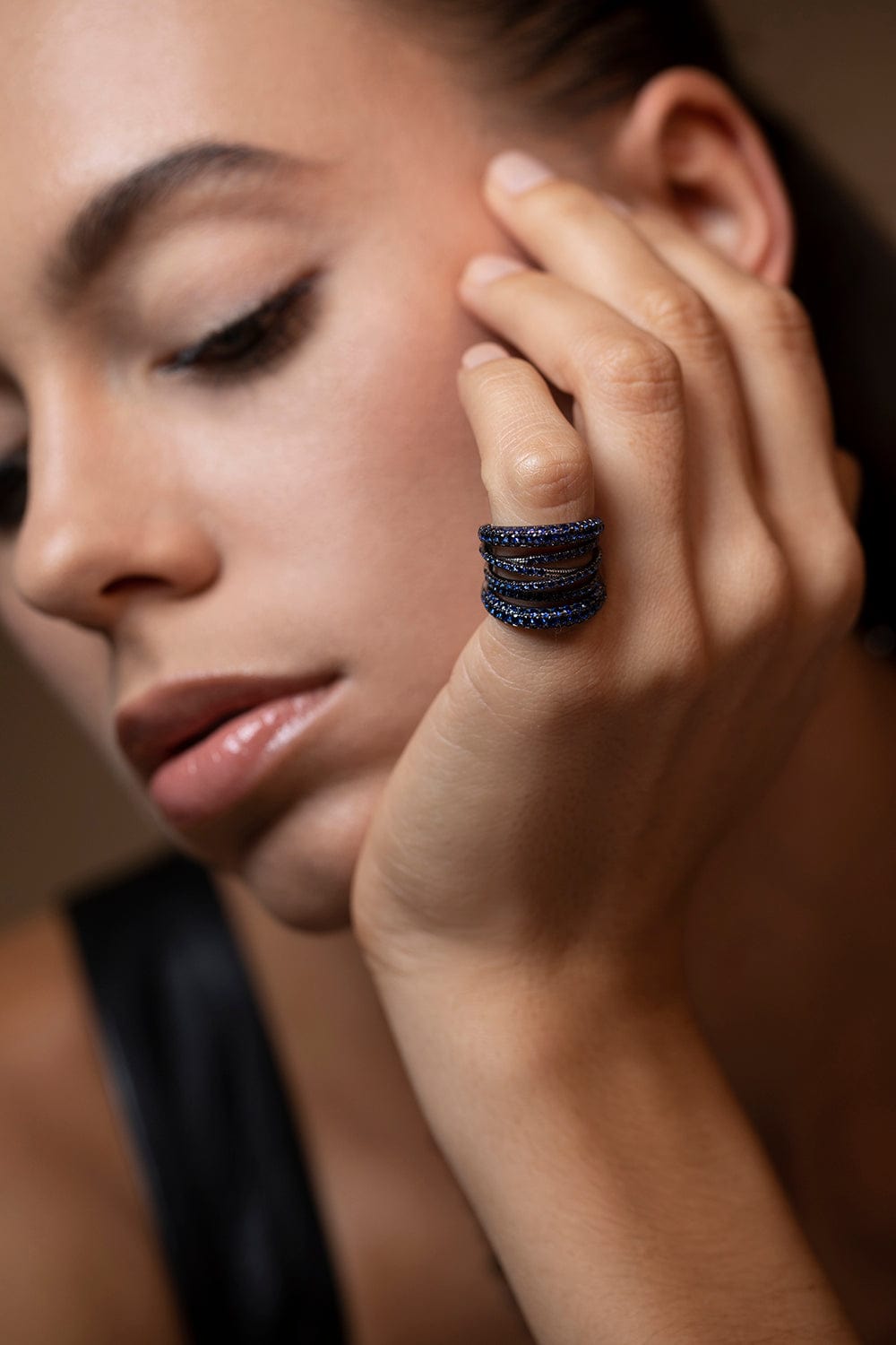 SIDNEY GARBER, Blue Sapphire Scribble Ring